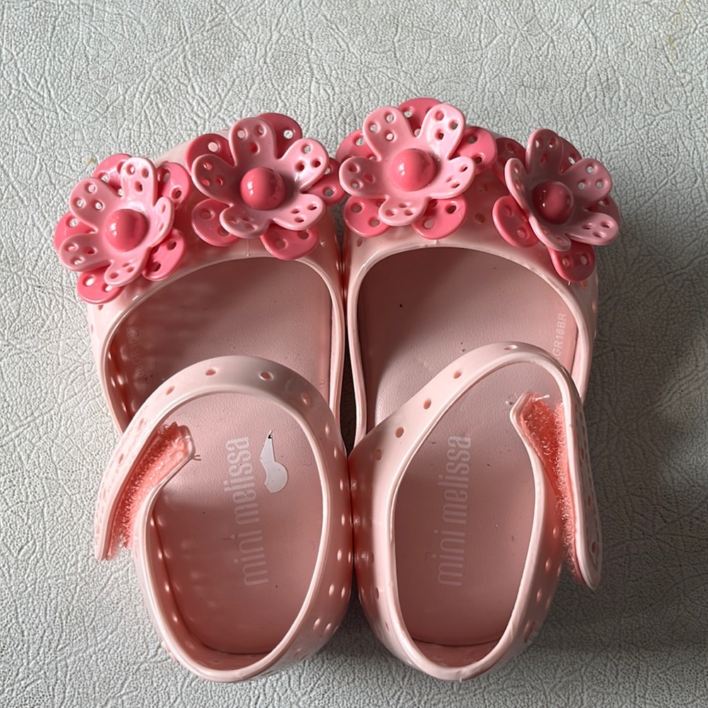 Mini Melissa shoes size 5 NWOT